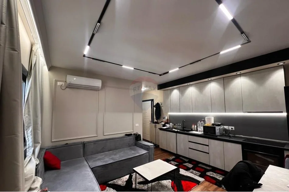 Tirane, jepet me qera apartament 1+1+Ballkon Kati 10, 66 m² 700 € 