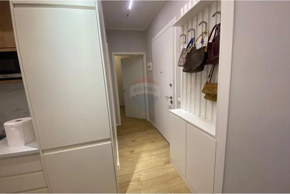 Tirane, jepet me qera apartament 1+1 Kati 4, 54 m² 550 € (JEPET PER QERA AP 1+1 TE RR JORDAN MISJA)