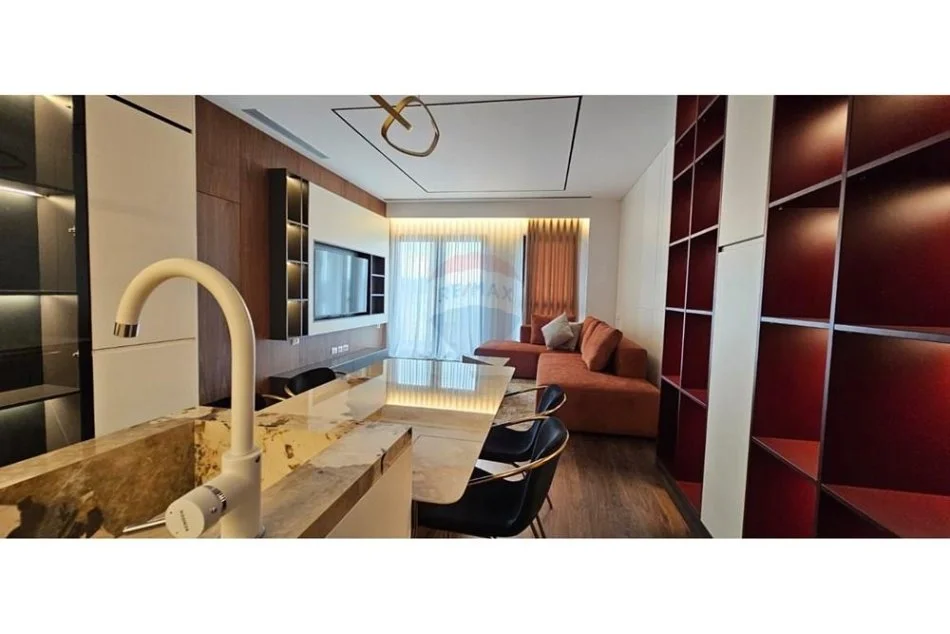 Tirane, jepet me qera apartament 3+1+Ballkon Kati 14, 160 m² 2.200 € 