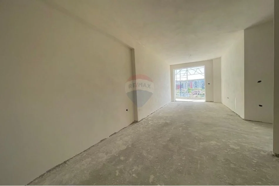 Tirane, shitet apartament 1+1+Ballkon Kati 4, 83 m² 132.000 € (Kompleksi Turdiu)