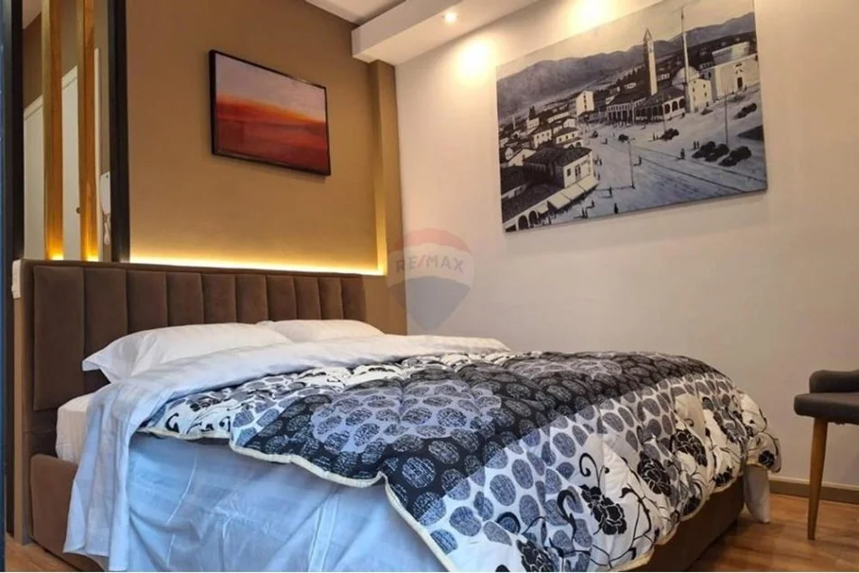 Tirane, jepet me qera garsonier 1+1 Kati 7, 60 m² 600 € (muhamet gjollesha)