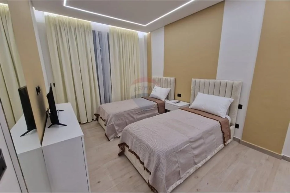 Tirane, jepet me qera apartament 2+1 , 110 m² 1.500 € (TEG)