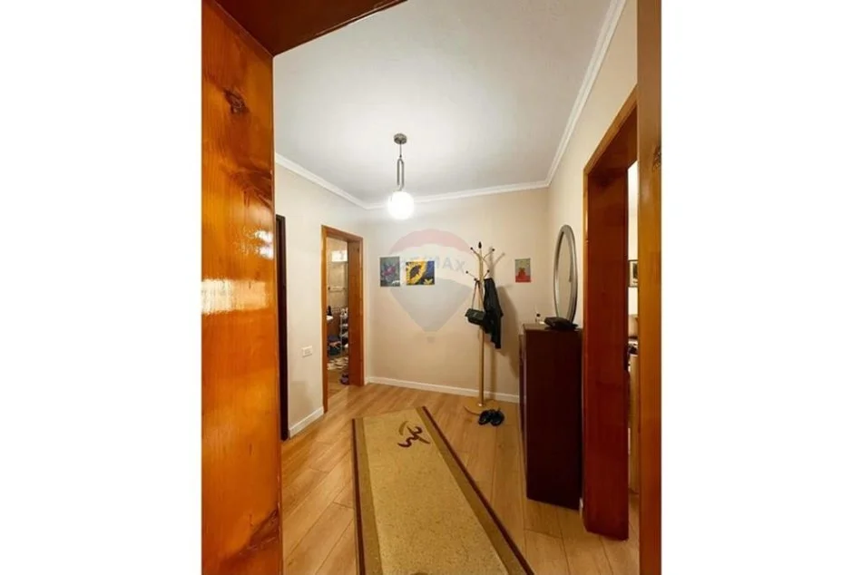 Tirane, jepet me qera apartament 1+1 Kati 3, 60 m² 550 € (mine peza)