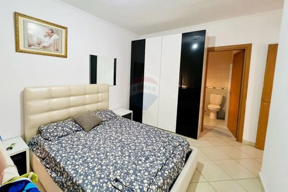 Tirane, jepet me qera 3+1 Kati 8, 110 m² 500 € (Teodor Keko)