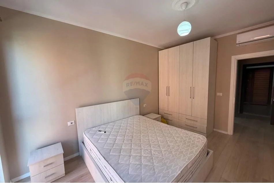 Tirane, jepet me qera apartament 1+1 , 70 m² 500 € (Astir)