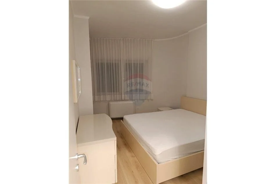 Tirane, jepet me qera apartament 1+1 , 75 m² 700 € (Rr. Tefta Tashko)