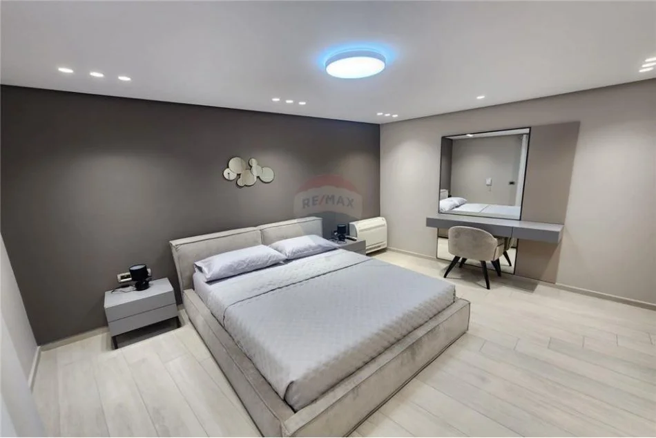 Tirane, jepet me qera apartament 2+1 Kati 2, 75 m² 900 € (9 katshet)