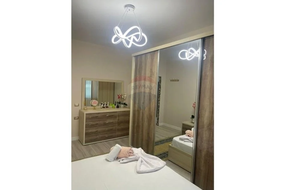 Tirane, jepet me qera apartament 1+1 Kati 9, 58 m² 1.000 € 