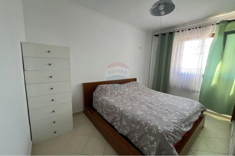 Tirane, jepet me qera apartament 1+1 Kati 7, 65 m² 350 € 