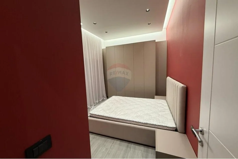 Tirane, jepet me qera apartament 2+1+Ballkon Kati 2, 100 m² 400 € (Kamez)