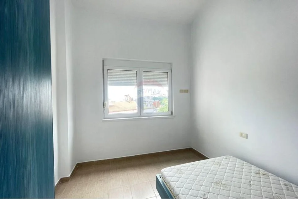 Tirane, jepet me qera apartament 1+1 Kati 4, 95 m² 550 € (kodra e diellit 1)