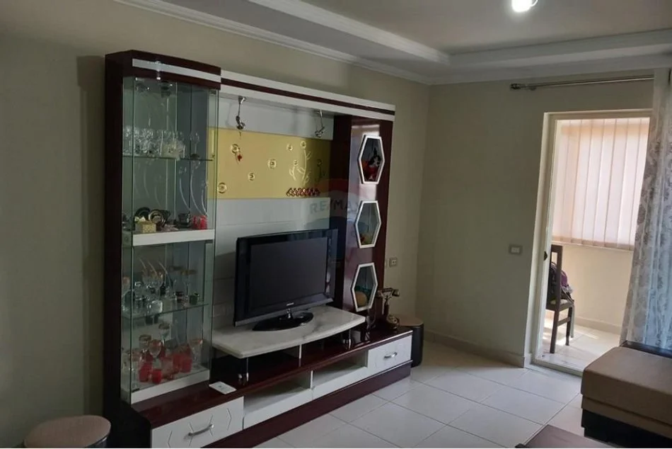 Tirane, jepet me qera apartament 2+1 Kati 3, 73 m² 500 € (rruga irfan tomini)