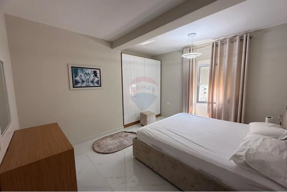 Tirane, jepet me qera apartament 1+1 , 70 m² 600 € (rruga haxhi hysen dalliu)