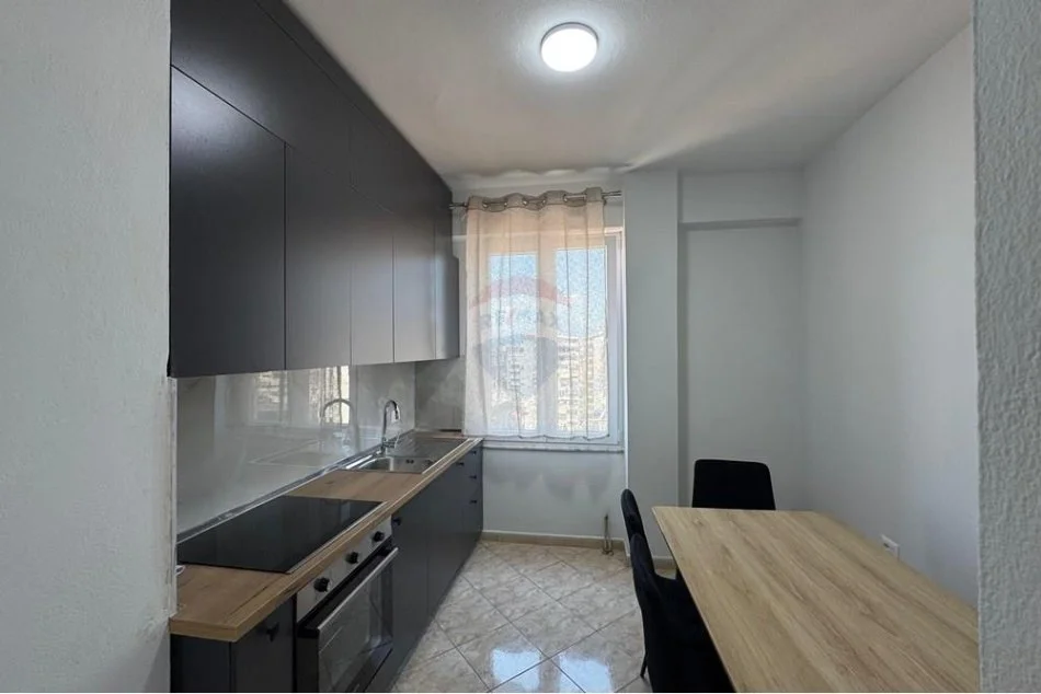 Shqiperi, jepet me qera apartament 1+1 Kati 8, 72 m² 550 € (kika 1)