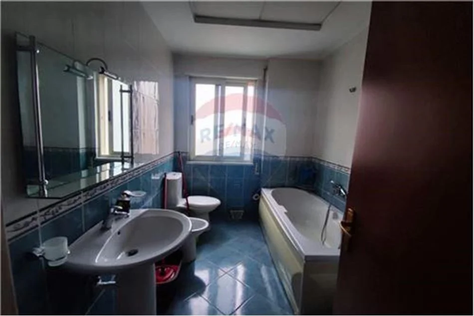 Tirane, jepet me qera apartament 1+1 Kati 9, 52 m² 550 € (don bosko)