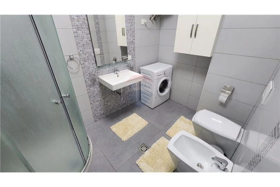 Tirane, jepet me qera apartament 1+1+Ballkon , 700 € 