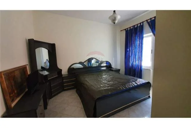 Tirane, jepet me qera shtepi Kati 1, 265 m² 1.500 Euro (vila gold)