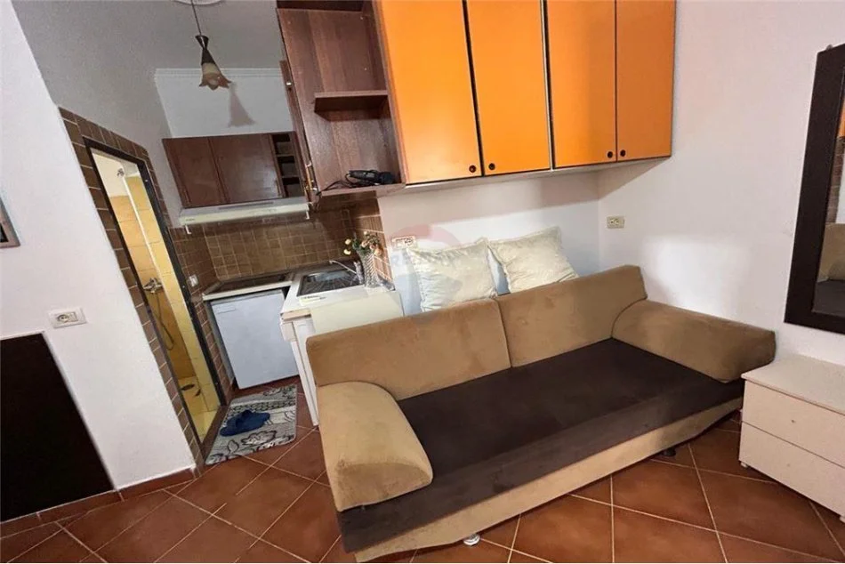 Tirane, jepet me qera apartament 1+1 Kati 2, 58 m² 330 € (Rruga besa)