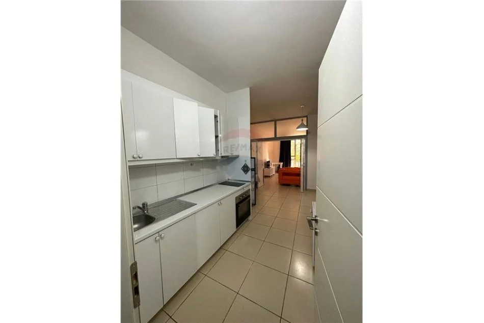 Tirane, jepet me qera 1+1 Kati 0, 70 m² 400 € (Apartament per qira mujore tek Kodra e Diellit)