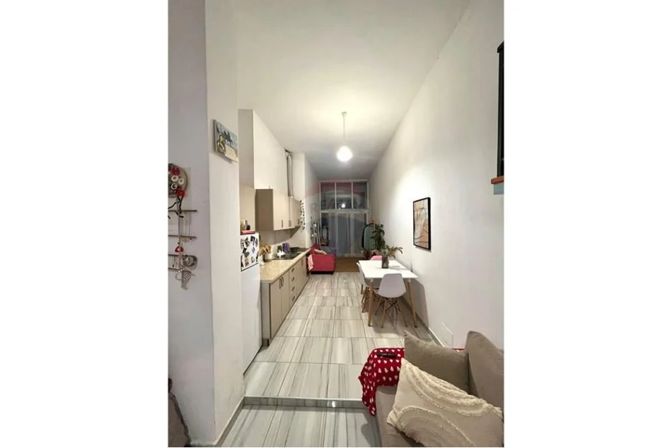 Tirane, shitet apartament duplex 1+1 , 65 m² 75.000 € (Rr. 5 Maji)