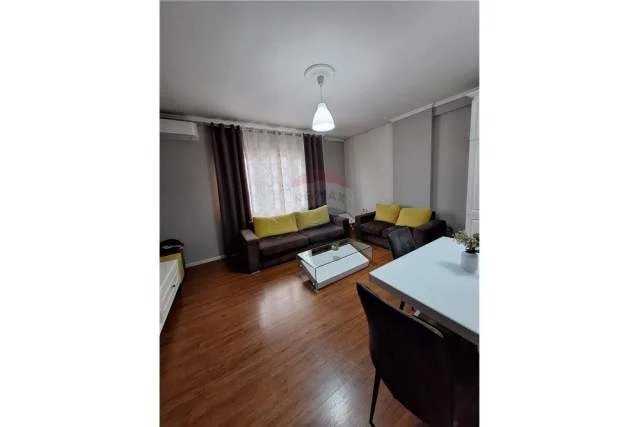 Tirane, jepet me qera apartament 1+1 Kati 4, 63 m² 450 Euro (Astir)