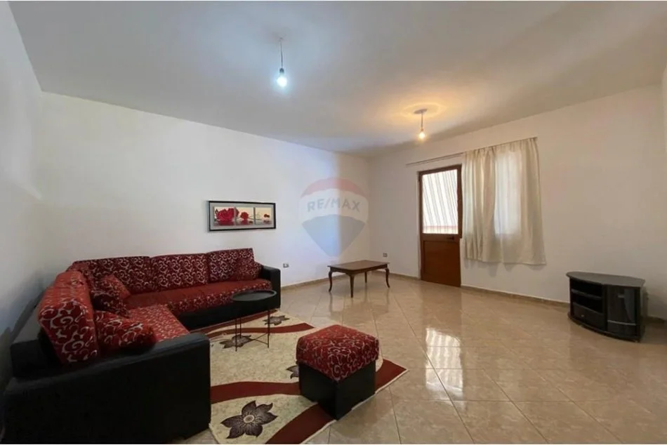 Tirane, jepet me qera apartament 1+1 Kati 1, 80 m² 28.000 € (APARTAMENT 1+1 PER QIRA TEK ALI DEMI)