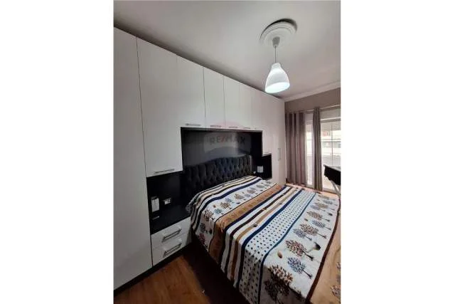 Tirane, jepet me qera apartament 1+1 Kati 4, 63 m² 450 Euro (Astir)