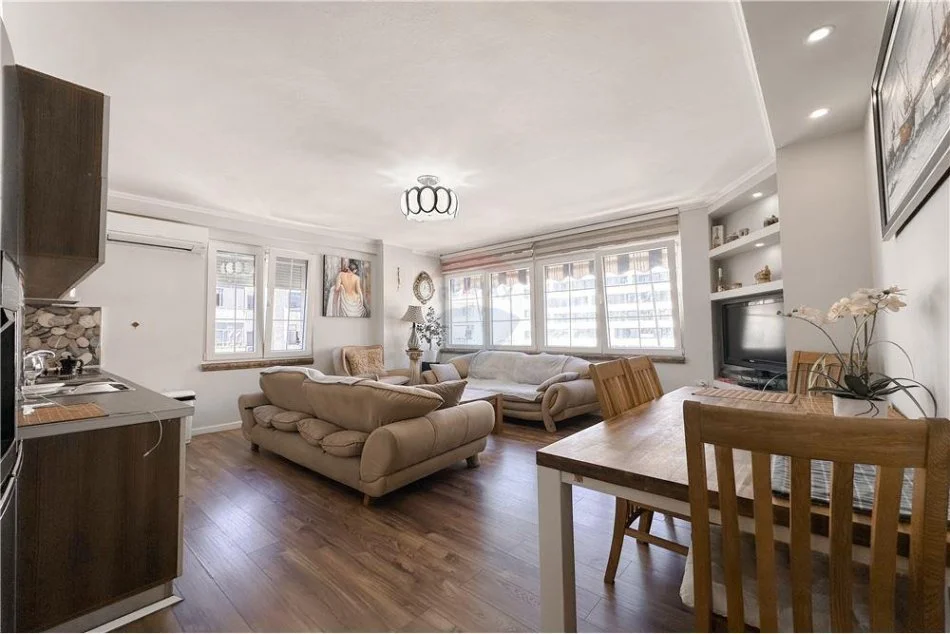 Tirane, shitet apartament , Kati 6, 76 m2 167,000 € 