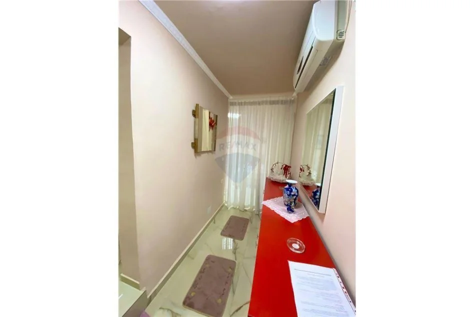 Tirane, jepet me qera 1+1 Kati 6, 42 m² 450 € (Komuna e Parisit)