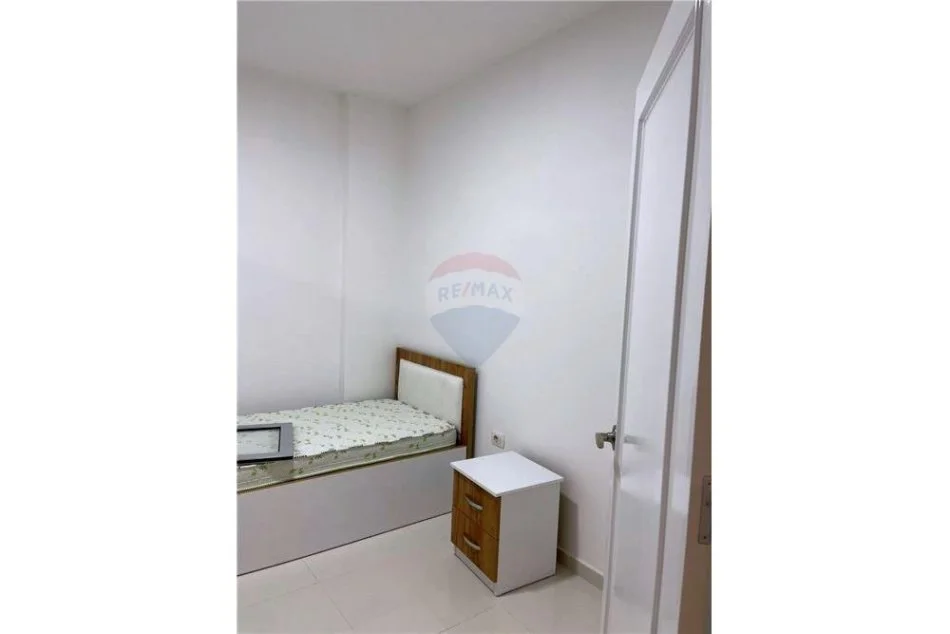 Tirane, jepet me qera apartament 2+1 Kati 1, 90 m² 350 € (APARTAMENT 2+1 PER QIRA NE FRESK !)