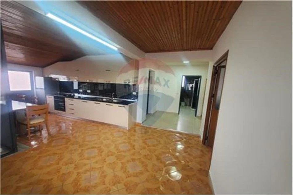 Tirane, jepet me qera apartament Kati 3, 75 m² 450 €