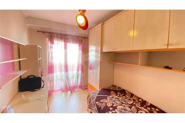 Tirane, jepet me qera apartament 2+1+BLK Kati 4, 90 m² 550 Euro (Te Ring Center)
