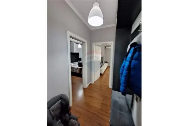 Tirane, jepet me qera apartament 1+1 Kati 4, 63 m² 450 Euro (Astir)