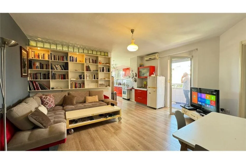 Tirane, jepet me qera apartament 2+1 Kati 8, 75 m² 600 € (Apartament 2+1 per qira tek Air Albania Stadium!)