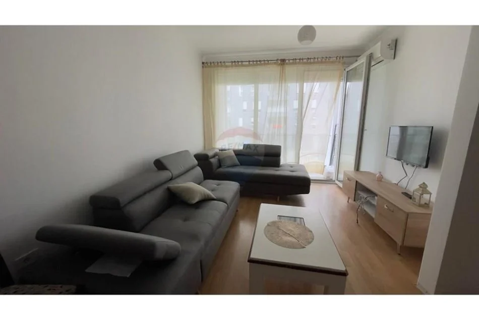 Tirane, jepet me qera apartament 1+1+Aneks+Ballkon Kati 3, 67 m² 500 € (Don Bosko)