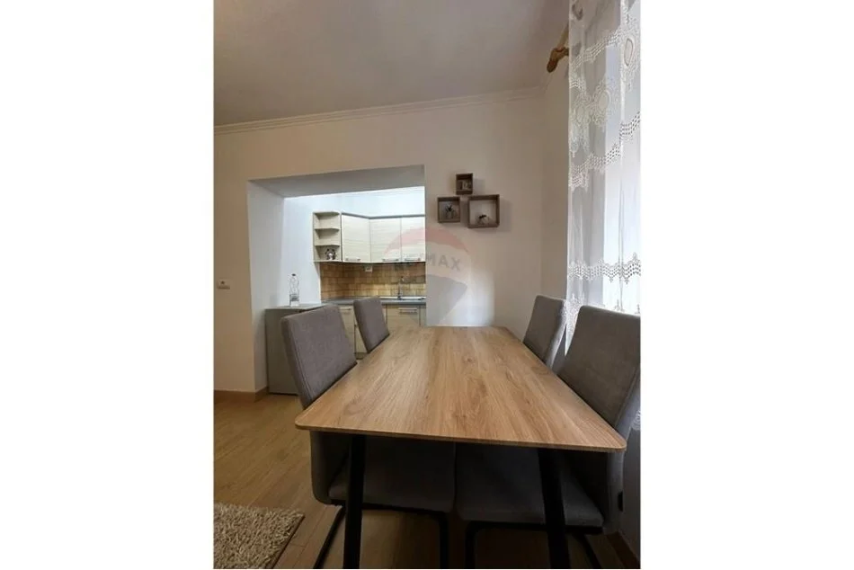 Tirane, jepet me qera apartament 1+1+Aneks+Ballkon Kati 6, 68 m² 600 € (myslym shyri)