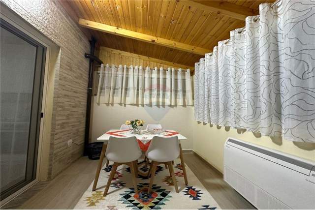 Tirane, jepet me qera apartament 1+1 Kati 1, 55 m² 400 Euro (liqeni i thate)