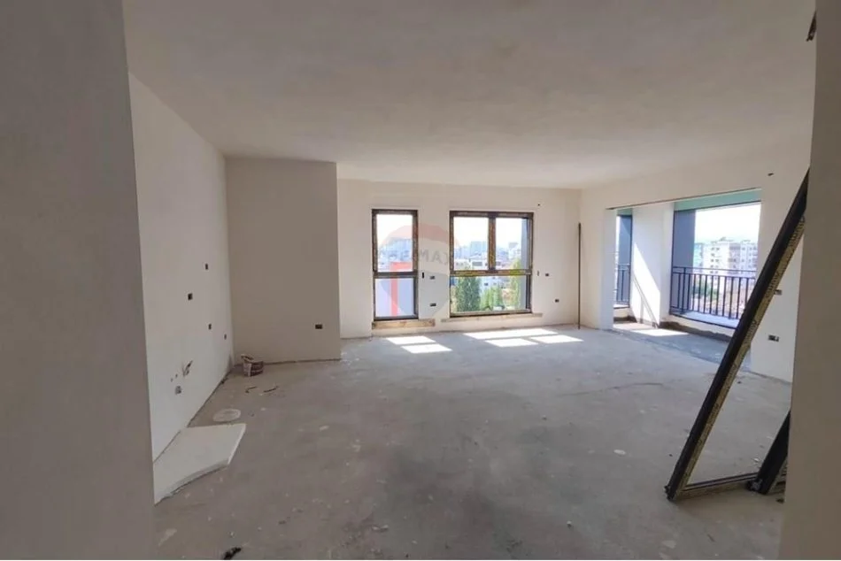 Tirane, shitet apartament 3+1+Ballkon Kati 7, 126 m² 227.000 € (Filip)