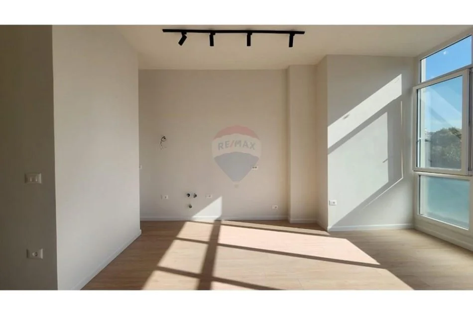 Tirane, shitet apartament 1+1+Ballkon Kati 4, 57 m² 124.000 € (BULEVARDI ZOGU I 1)