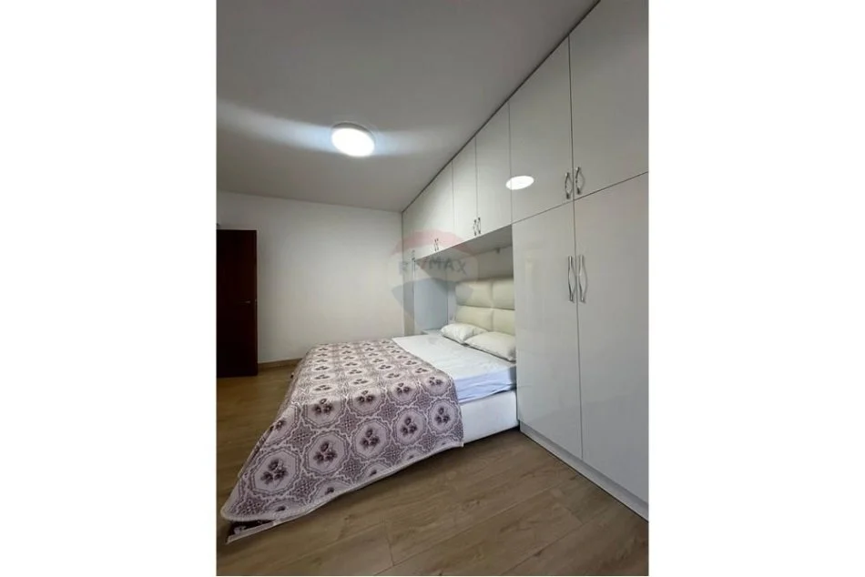 Tirane, jepet me qera apartament 1+1+Aneks+Ballkon Kati 6, 68 m² 600 € (myslym shyri)