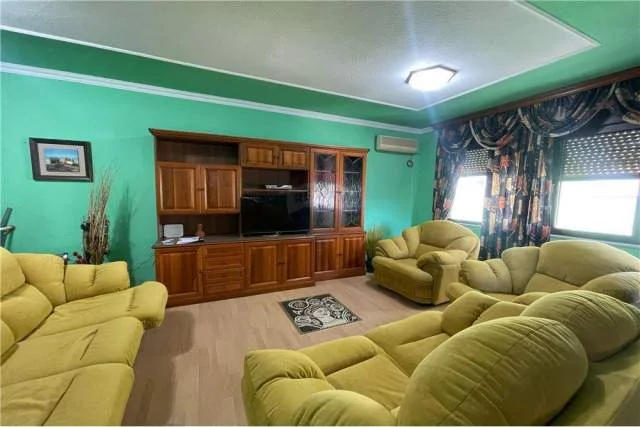 Tirane, jepet me qera apartament 2+1 Kati 7, 113 m² 1.100 Euro (Blloku)