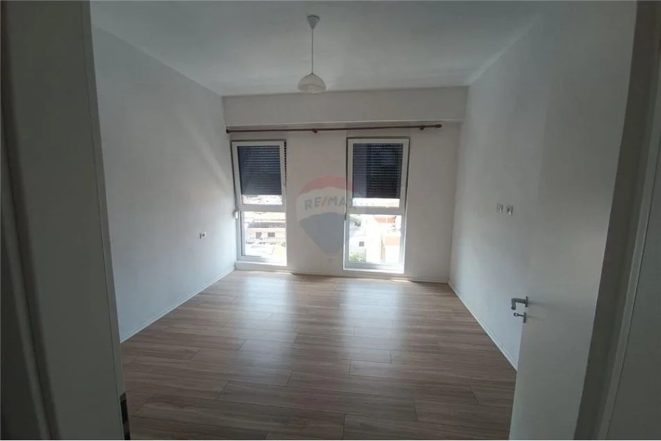 Tirane, jepet me qera apartament 2+1, , 107 m² 400 € (Apartament 2+1+2 me qera tek Jordan Misja)