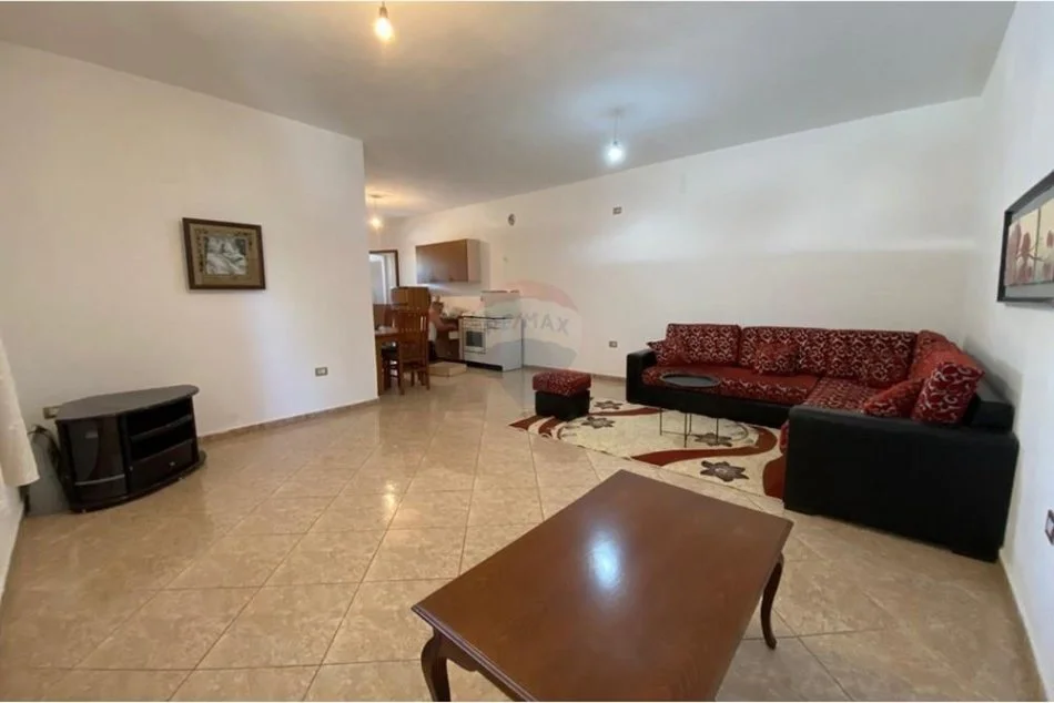 Tirane, jepet me qera apartament 1+1 Kati 1, 80 m² 28.000 € (APARTAMENT 1+1 PER QIRA TEK ALI DEMI)