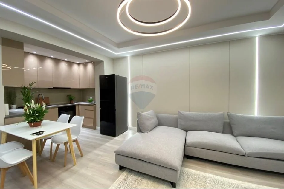 Tirane, jepet me qera apartament 1+1 Kati 0, 550 € (Kodra e Diellit 2)