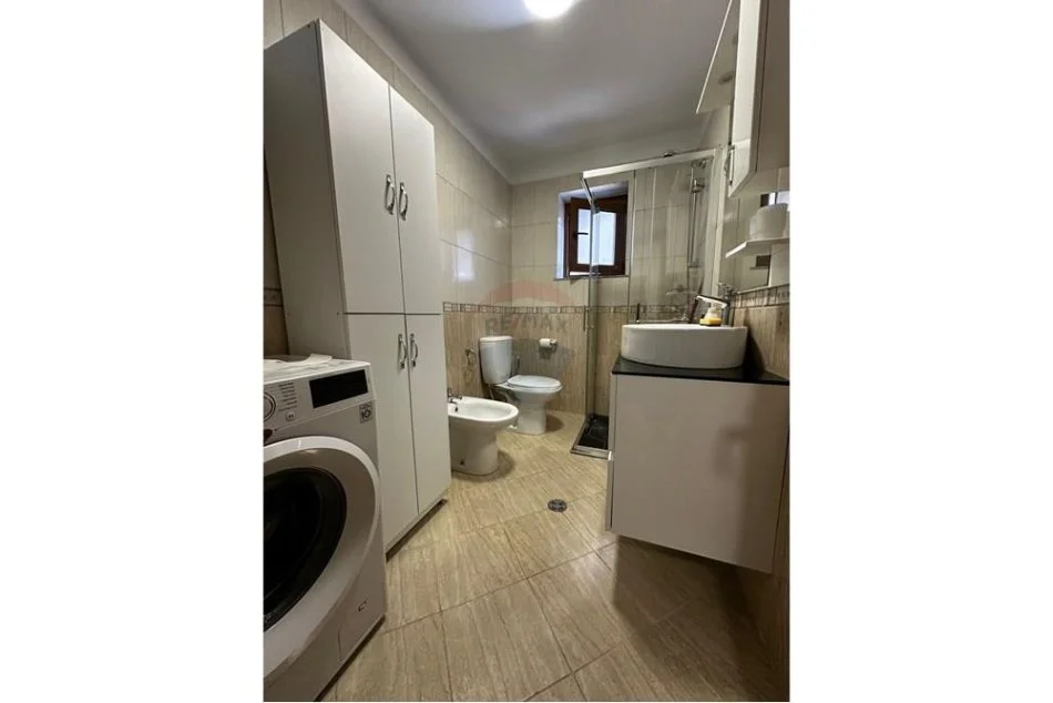 Tirane, jepet me qera apartament 1+1+Aneks+Ballkon Kati 6, 68 m² 600 € (myslym shyri)