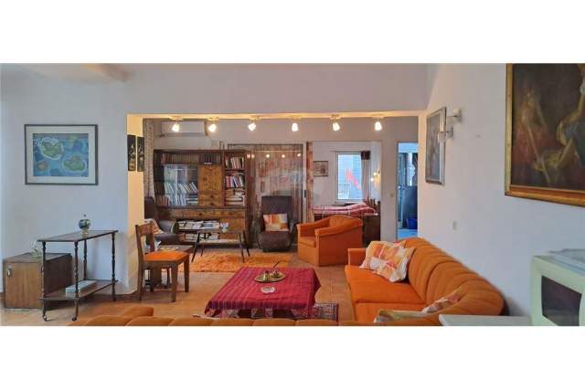 Tirane, jepet me qera apartament 1+1+BLK Kati 1, 76 m² 400 Euro (Pazari i Ri - Rruga e Barrikadave)