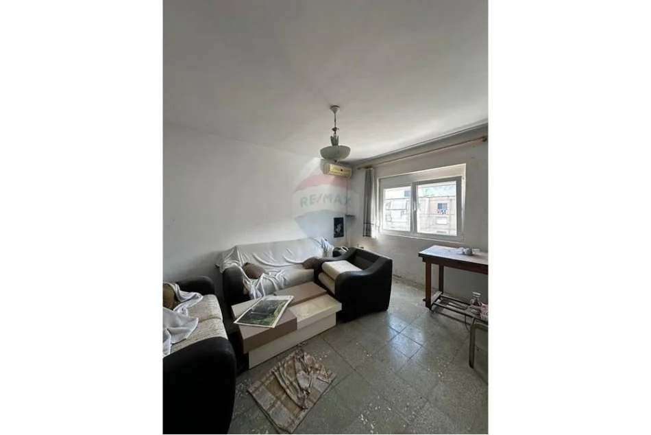 Tirane, shitet apartament 1+1 , 75.000 € (Ali Demi)