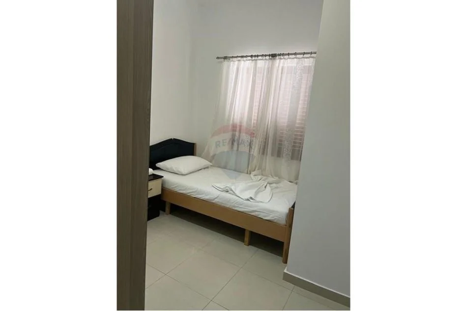 Tirane, jepet me qera apartament Kati 1, 100 m² 500 €