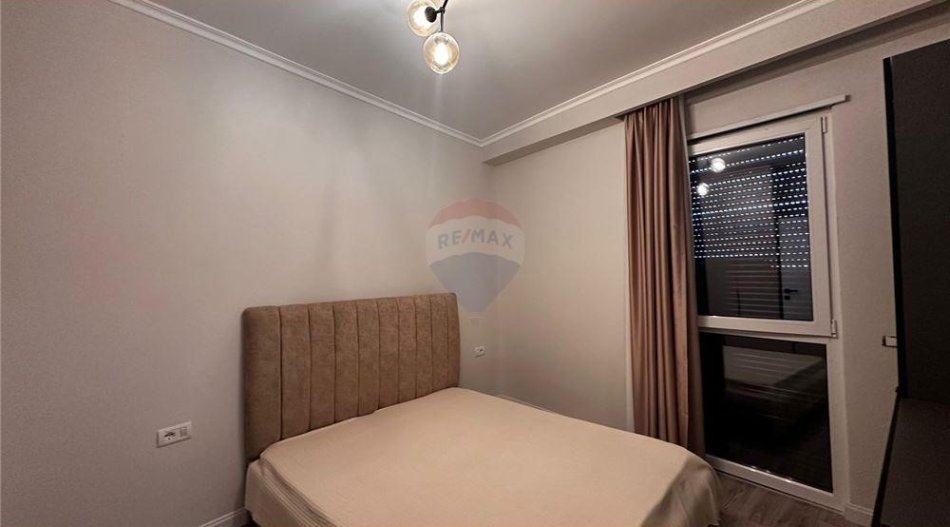 Tirane, jepet me qera apartament 1+1 , 73 m² 650 € (TEG - Rose Garden)