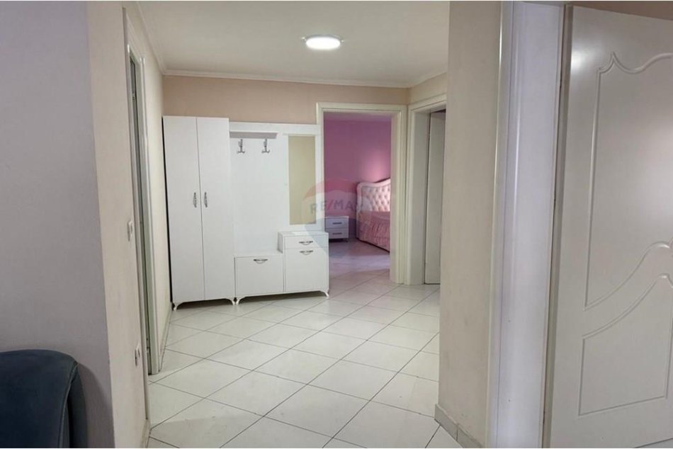Tirane, jepet me qera apartament 2+1 Kati 1, 130 m² 600 € (Don Bosko)